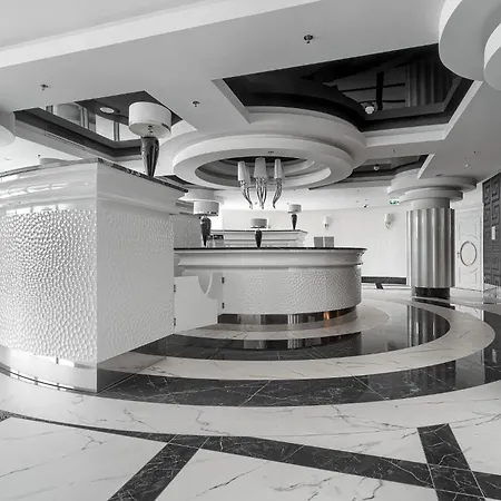 Hanza Tower 5 Stars *